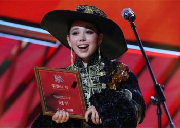 Дуучин И.Мишээл “Silk Way Star” шоуны ялагч боллоо