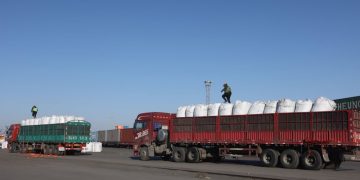 Эрээн хотын гаалийн талбайд 8000 тонн, “Тавантолгой түлш” компанийн үйлдвэрт 35 мянган тонн хагас коксон түлш нөөцөлжээ