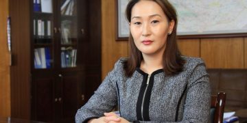 Авлигын хэрэгт холбогдсон БОАЖЯ-ны газрын дарга асан С.Баясгаланг 10 саяар торгов