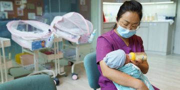 Хятад улс төрөлтийг нэмэгдүүлэхийн тулд жирэмснээс хамгаалах эм, бүтээгдэхүүнд татвар ноогдуулна