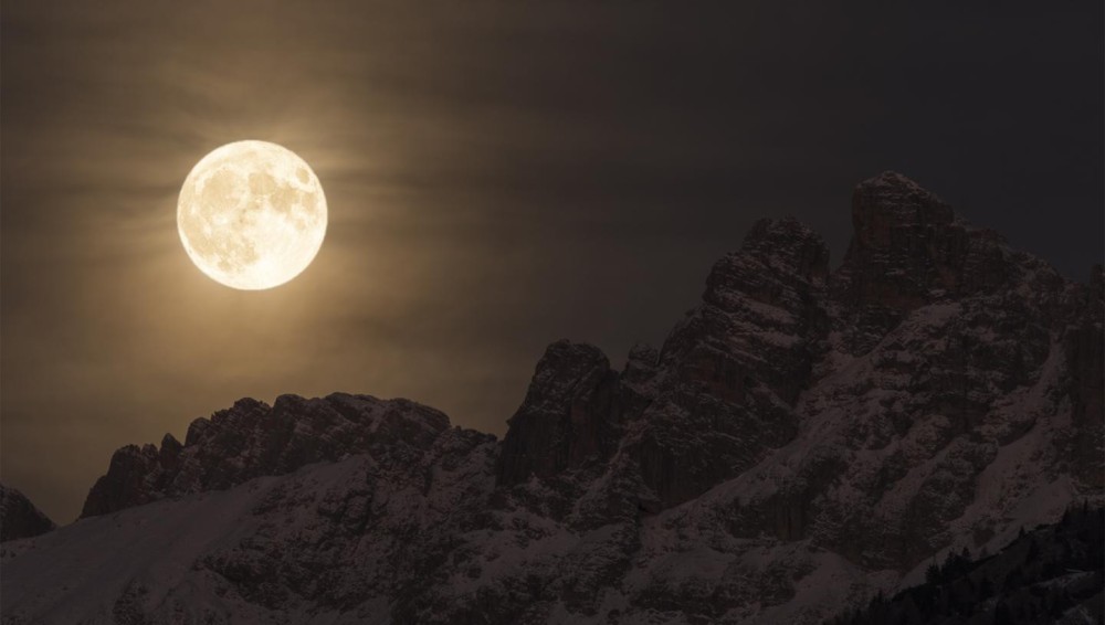 Маргаашийн сарыг Мохавкчууд “хүйтэн сар” гэж нэрлэдэг