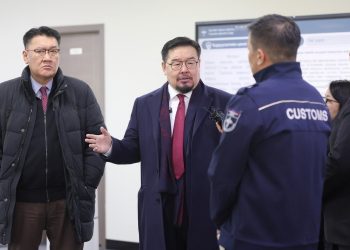 Г.Занданшатар: Танилын бараа, онцгой шугам гэх арын хаалганы үйлдлээ зогсоо