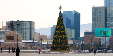 Төв талбайн сүлд модны гэрлийг маргааш 19:00 цагт асаана