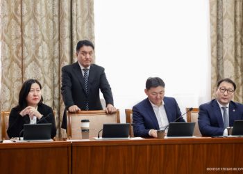 Ж.Ганбаатар: Санхүү мөнгөний асуудалд Л.Оюун-Эрдэнийн Засгийн газар маш том алдаа гаргасан