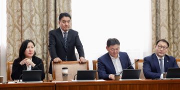 Ж.Ганбаатар: Санхүү мөнгөний асуудалд Л.Оюун-Эрдэнийн Засгийн газар маш том алдаа гаргасан