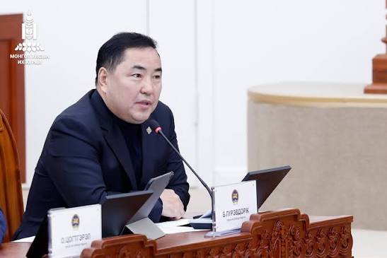 Б.Пүрэвдорж: Нүүрсний үнэ өвөл өсдөг байтал уначихлаа. Аюулын дохио. Гэтэл хэрхэн амрах тухай ярьцгаах юм