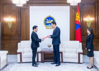 Элчин сайд нарыг эгүүлэн татах, томилох асуудлаар зөвшилцөх Монгол Улсын Ерөнхийлөгчийн саналыг өргөн мэдүүллээ