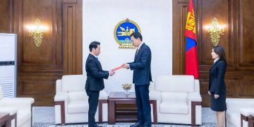 Элчин сайд нарыг эгүүлэн татах, томилох асуудлаар зөвшилцөх Монгол Улсын Ерөнхийлөгчийн саналыг өргөн мэдүүллээ