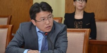 Р.Эрдэнэбүрэн: Тамхины үнийг нэмж хэрэглээг багасгана гэвэл худлаа