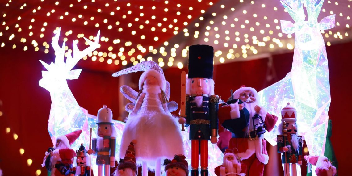 Төв талбайд “Крисмасс маркет” ажиллаж эхэллээ