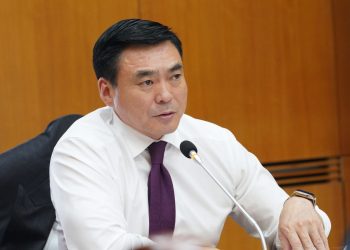 С.Амарсайхан: Төр төсвөө бүрдүүлж чадахгүй болсон үедээ наймаачин шиг ханддаг байж болохгүй