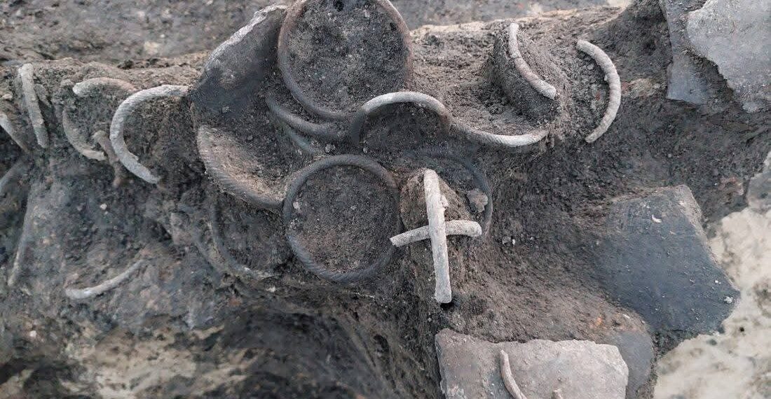 Бат хааны дайралтын өмнөх Киевийн Русын түүхэн олдворыг малтаж гаргажээ