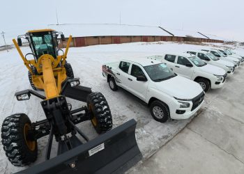 Улсын нөөцөөс туулах чадвар сайтай автомашин, техник хэрэгслийг албан хаагчдад хүлээлгэн өглөө