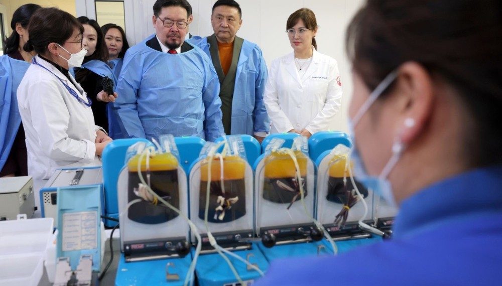 Цусаа хандивлаж, бусдад амьдрал бэлэглэхийг уриалж байна