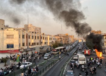 Иранд ес дэх өдрөө үргэлжилж буй эсэргүүцлийн жагсаалаар 35 хүн амиа алджээ