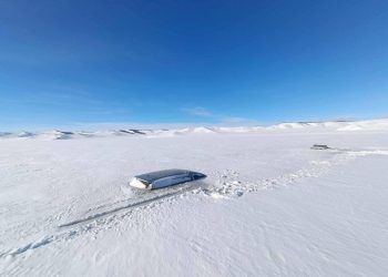 Нуурын мөс цөмөрч автомашинтай зорчиж явсан хоёр иргэн нас баржээ