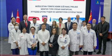 Цусны хавдартай хүүхдэд цусны үүдэл эс шилжүүлэн суулгах эмчилгээг анх удаа амжилттай хийж, дотоодын эрүүл мэндийн салбарт түүхэн шинэ хуудас нээлээ