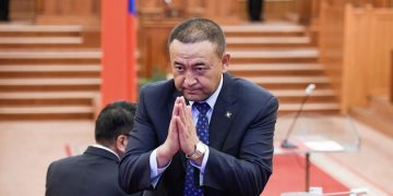 Б.Чойжилсүрэн: Цахилгааны хязгаарлалт хийж төвөг учруулсандаа иргэдээс уучлал хүсэж байна