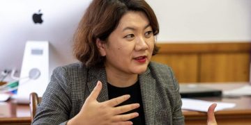 Б.Солонгоо: Засгийн газрын хуралдаанаас гарсан шийдвэрийн дагуу Оюутолгой төслийн талаар шүгэл үлээж байсан ИБУИНХУ-ын иргэдтэй гэрээ байгуулсан