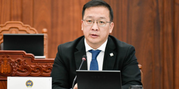 Б.Бат-Эрдэнэ: Тэмээ судлах гээд орон нутгийн өмчит компани байгуулсан байна