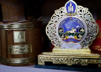 Баянцагаан үүлдрийн хонийг Багахангай дүүрэгт нутагшуулсан Б.Жаргалсайхан улсын аварга малчин боллоо