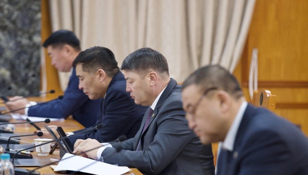 Цагаан сараар цахилгааны хязгаарлалт хийхгүй байхыг сайд Б.Чойжилсүрэнд даалгалаа