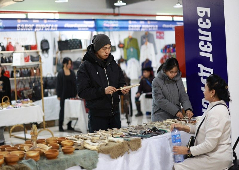 “Амар байна уу” үзэсгэлэн худалдаагаар ₮52.5 тэрбумын мөнгөн урсгалыг эх орондоо үлдээжээ