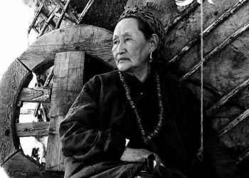 Нулимснаас төрсөн Ардын жүжигчин…