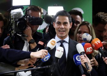 Нидерланд улс хамгийн залуу бөгөөд анхны ижил хүйстэн ерөнхий сайд томилогдов