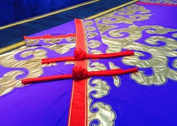 14 метр өндөр, 18 метр өргөнтэй дэлхийн хамгийн том дээлийг Гиннест бүртгүүлнэ