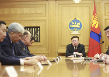 Байгалийн баялгийн өгөөжийн 60 хувийг ард түмэнд хүртээх тухай тохиролцоонд талууд гарын үсэг зурлаа