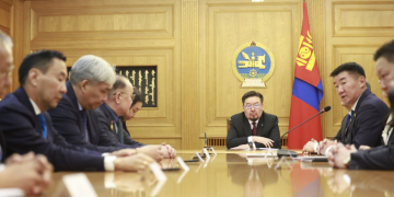 Байгалийн баялгийн өгөөжийн 60 хувийг ард түмэнд хүртээх тухай тохиролцоонд талууд гарын үсэг зурлаа