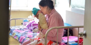 Цалинтай ээжийн 50 мянган төгрөгийг 500 мянган төгрөг болгох өргөдөлд 60 мянган иргэн гарын үсэг зуржээ