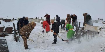 “Талын чоно”-ынхон Халхгол суманд 450 км зам гаргаж, 86 өрхөд туслажээ