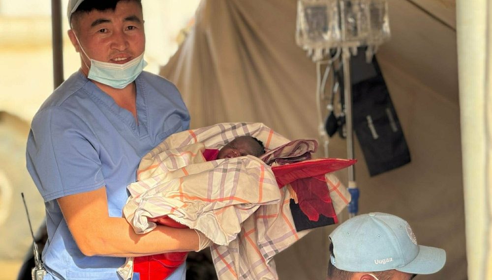 Монгол цэргүүд 1400 гаруй иргэнийг хамгаалж, эх нярайг эсэн мэнд амаржуулжээ