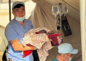 Монгол цэргүүд 1400 гаруй иргэнийг хамгаалж, эх нярайг эсэн мэнд амаржуулжээ