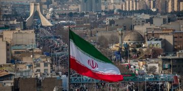 Иран АНЭУ-ын газрын тосны гол боомт болон Дубайн нисэх онгоцны буудалд дахин цохилт өглөө