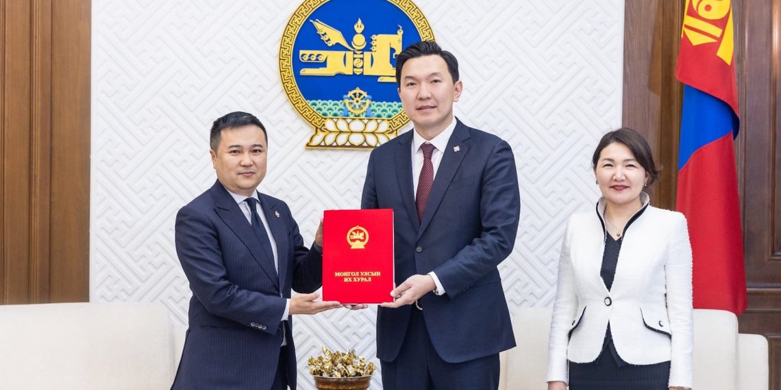 И-спортын тамирчинд гадаадын аж ахуйн нэгж, иргэнээс өгсөн бүх төрлийн шагнал, урамшууллыг татвараас чөлөөлөх хуулийн төслийг өргөн барьжээ