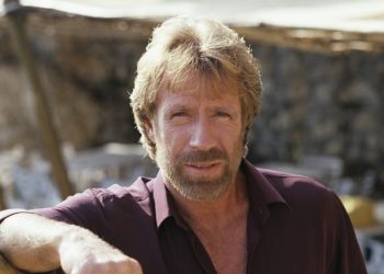 Нэгэн үеийн домог, тулааны урлагийн мастер, кино од Чак Норрис 86 насандаа таалал төгслөө