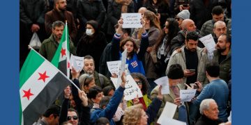 Сиричүүд согтууруулах ундааны хязгаарлалтыг эсэргүүцэн жагсжээ