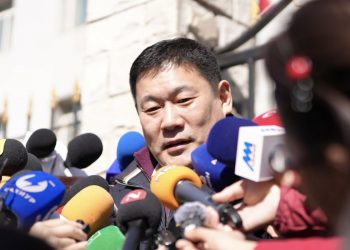 Л.Оюун-Эрдэнэ: Б.Энхбаяр “Бодь” группээс 1.3 сая ам.долларын авлига авсан баримтыг АТГ-т шалгуулахаар өгч байна