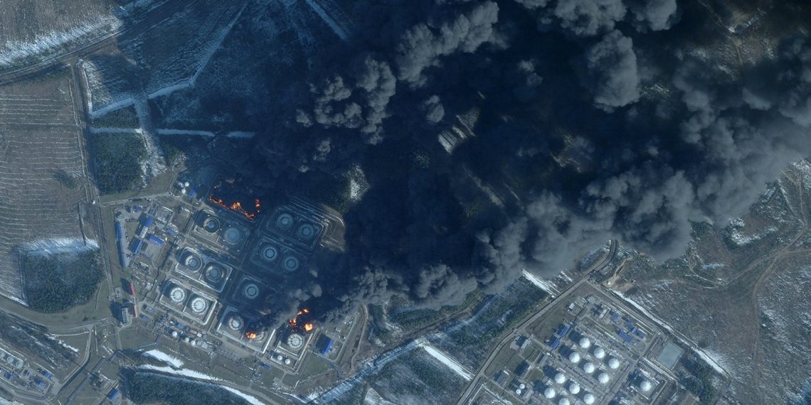 Оросын Приморскийн газрын тосны экспортын боомт Украины агаарын цохилтод өртжээ