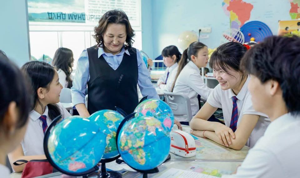 Налайх дүүргийн 119 дүгээр сургуулийг багш Д.Нэргүй төсөл бичиж, санхүүжилт босгон ангиа тохижуулжээ