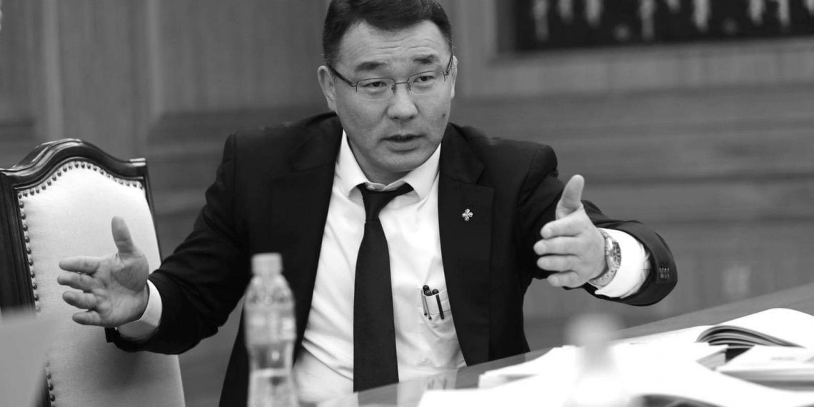 Д.Сумъяабазар: Би Д.Баясгалантай Б.Энхбаярыг би танилцуулж байсан. Гэтэл нэгнийгээ танихгүй, мэдэхгүй, огт уулзаж байгаагүй гэх зэргээр ярьж эхэллээ