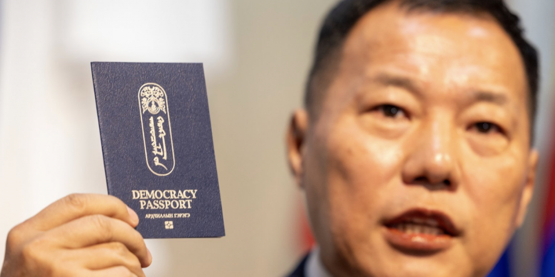 АН гишүүний бүртгэлээ шинэчилсэн дэмжигчдээсээ таван хүн шалгаруулж, гадаад руу аялуулна