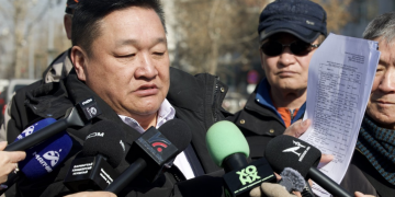 С.Батбаатар: БОУАӨ-ийн сайд Б.Батбаатар 52 хоногийн дотор хоёр тэрбум төгрөгөөр гадагшаа томилолтод явсан