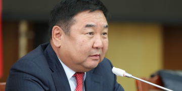 Д.Ганбат: Иргэдийн 80 хувь нь гадагшаа явах хүсэлтэй байгаа нь аюулын харанга дэлдэж байна