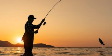 Зургаадугаар сарын 15-ныг хүртэл загасчлахыг хориглоно