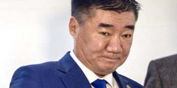 С.Бямбацогтыг бүлэг нь дэмжсэн ч чуулганы хуралд олонхын дэмжлэг авч чадах эсэх нь эргэлзээтэй байна