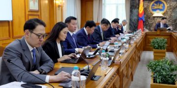 Н.Учралын кабинет анхны хурлаа хийж байна